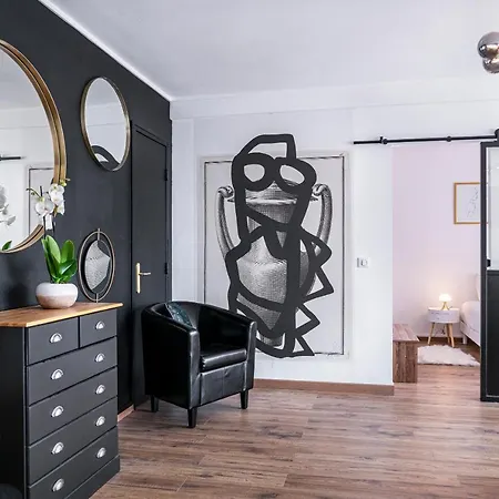 Апартаменты Au Palais Des Pyrenees! Hyper Centre -clim-balcon-parking Gratuit По